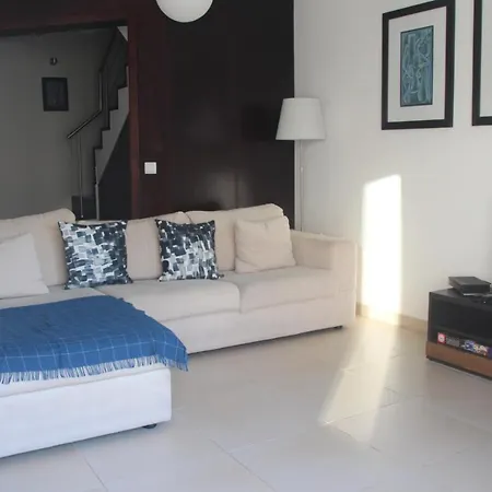Casa Da * Estrada (Leiria)